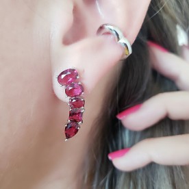 Piercing formato coração 